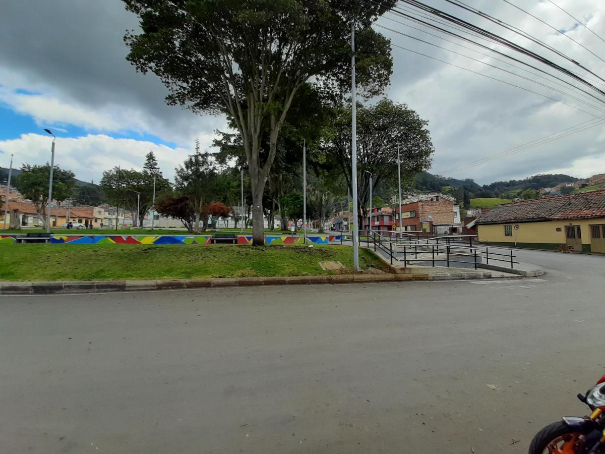 Apartamentos Turisticos El Zipa Zipaquirá Esterno foto
