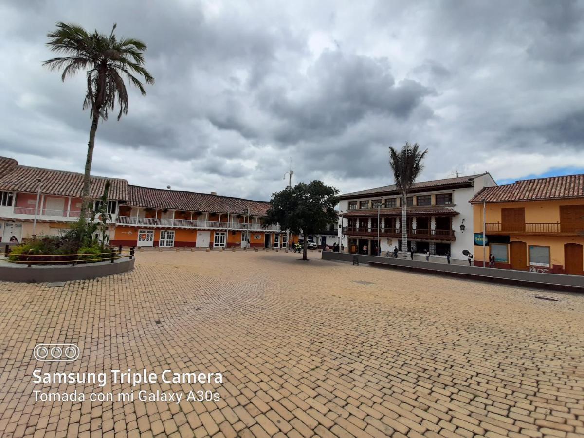 Apartamentos Turisticos El Zipa Zipaquirá Esterno foto